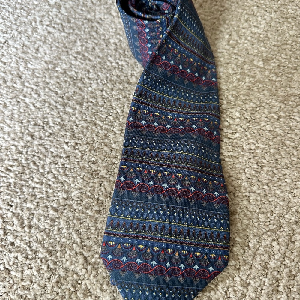 100% Silk Hermes Neck Tie (mint condition)